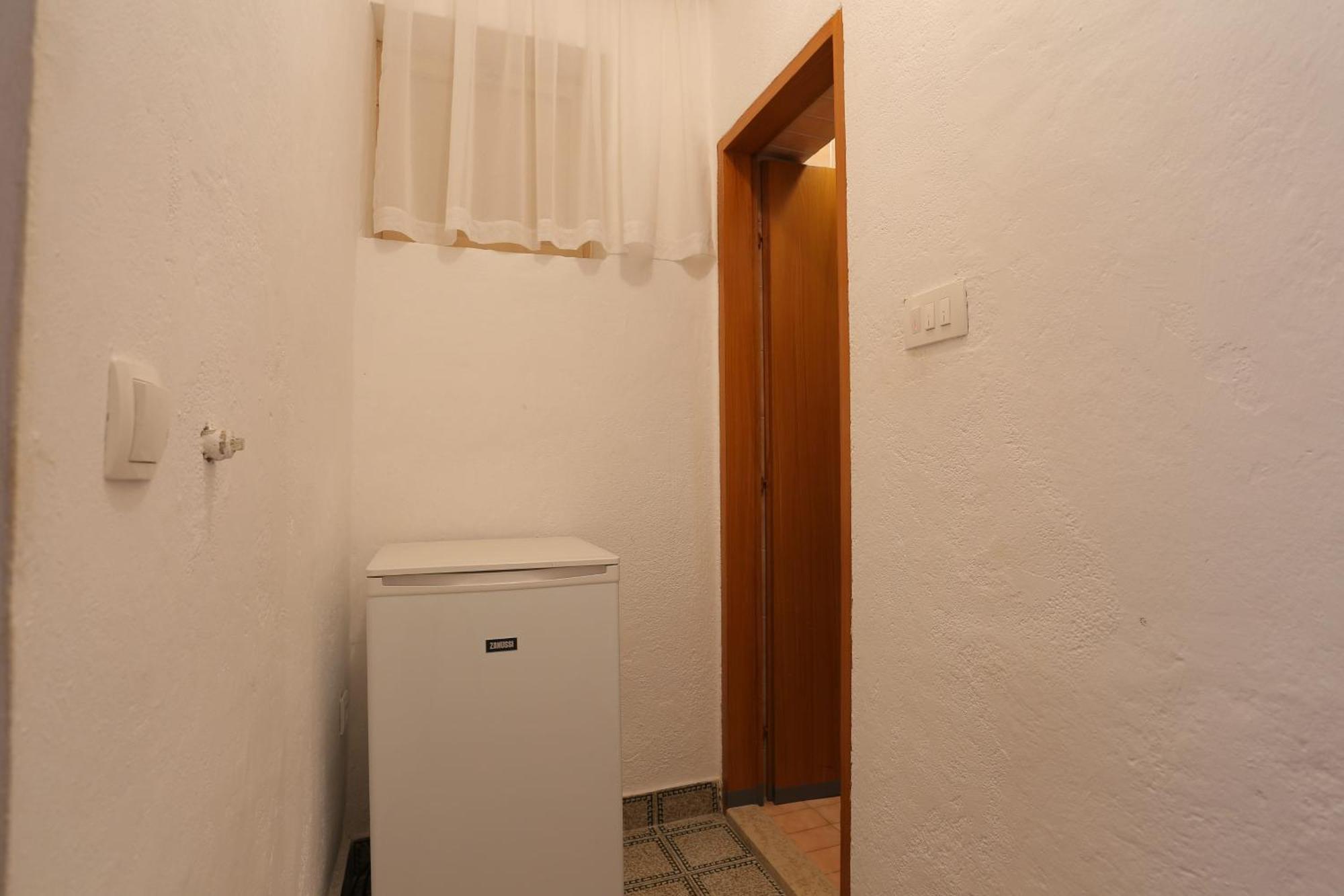 Apartments&rooms with parking space Tucepi, Makarska - 5263 Exteriör bild