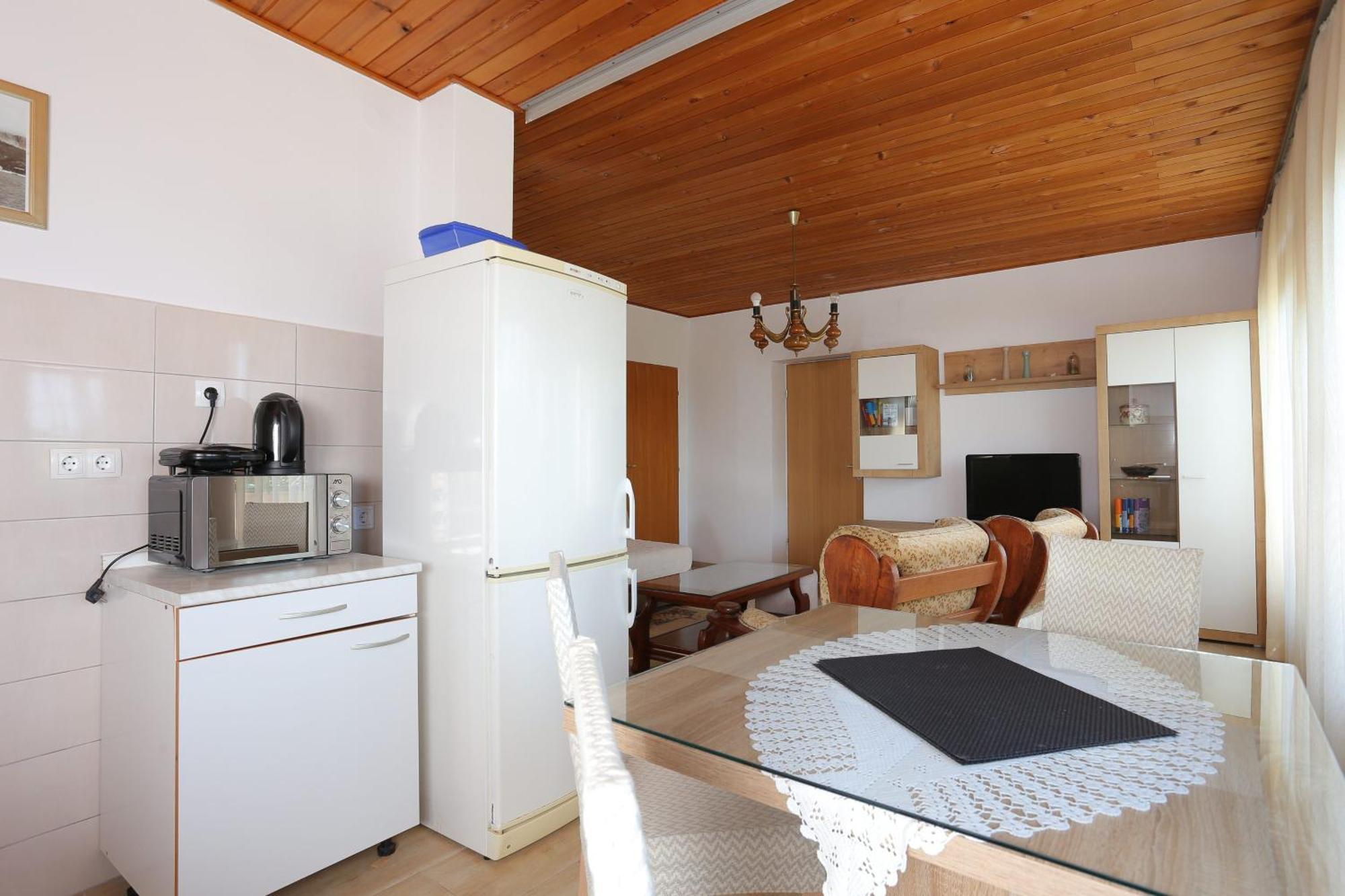 Apartments&rooms with parking space Tucepi, Makarska - 5263 Rum bild